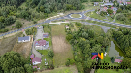 Atrakcyjna działka budowlana z usługami Łaz